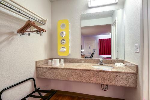 Motel 6 Carlsbad East