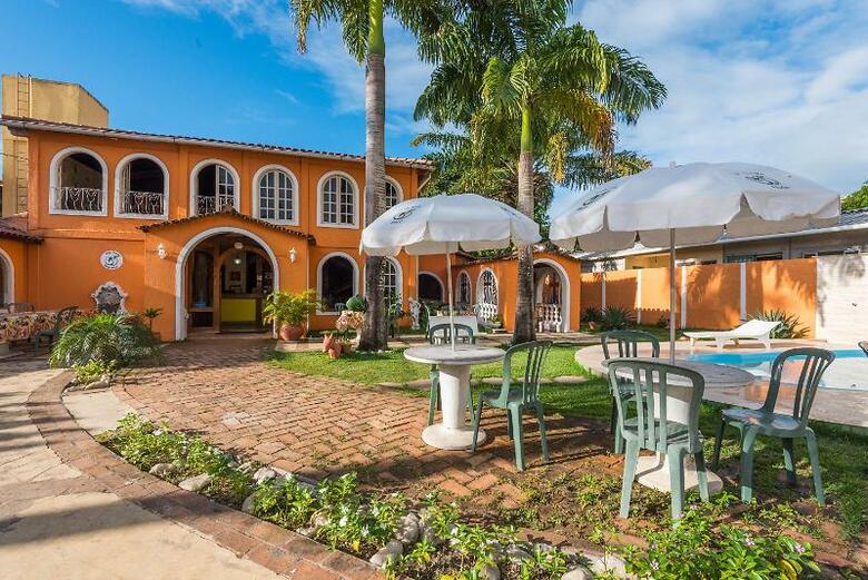 Hostal Vale Verde Praia Hotel