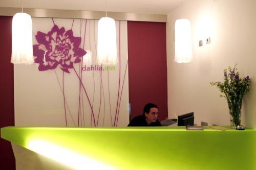 Hotel Dahlia Inn