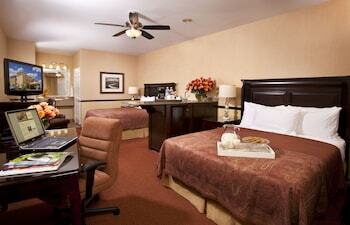 Hotel Ayres Suites Corona West