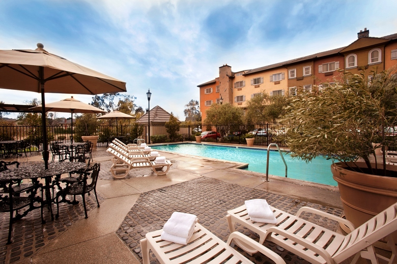 Ayres Hotel & Suites Costa Mesa/newport Beach