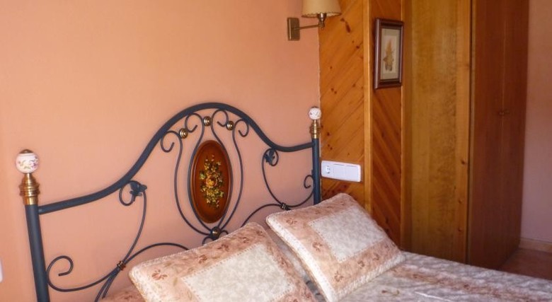 Hotel Escuils Hostal