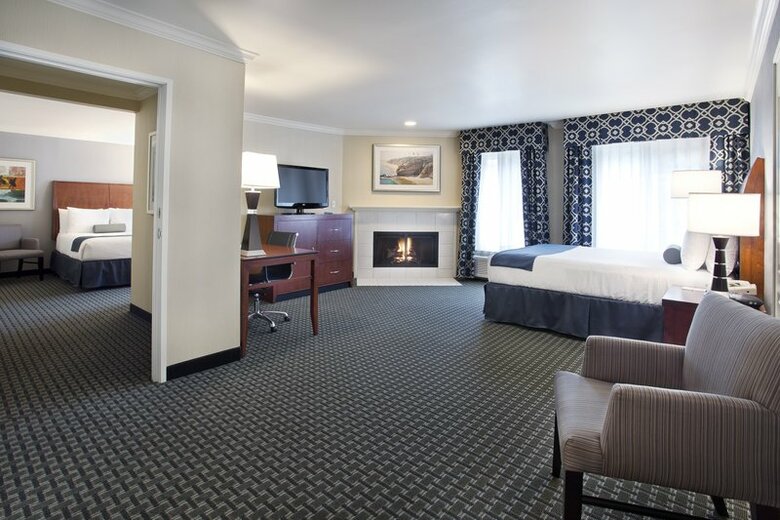 Best Western Plus Marina Shores Hotel - Dana Point