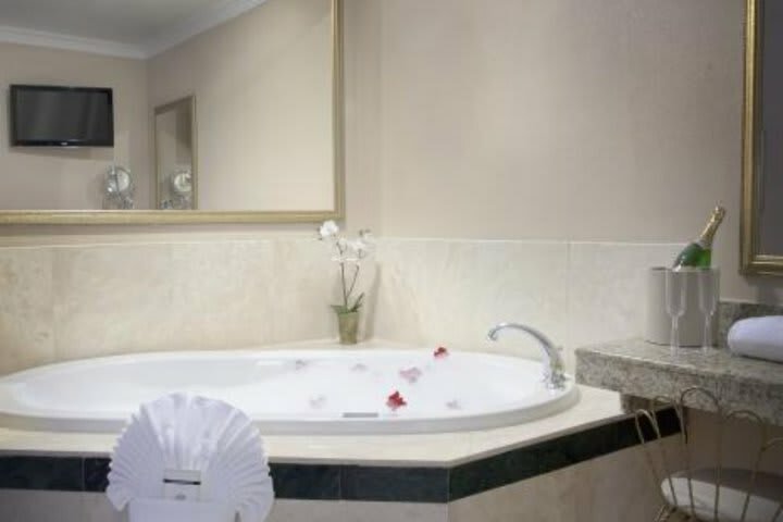 Best Western Plus Marina Shores Hotel - Dana Point
