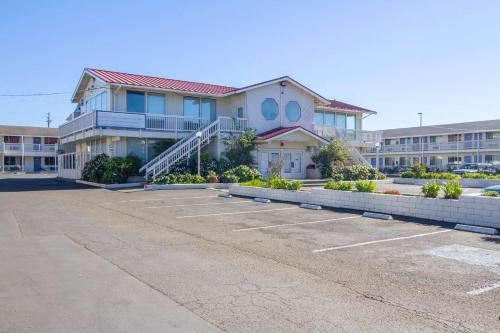 Motel 6 Fort Bragg