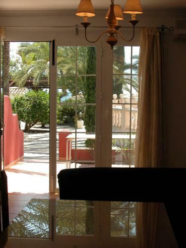 Hotel Apartamentos Oasis De Las Palmeras