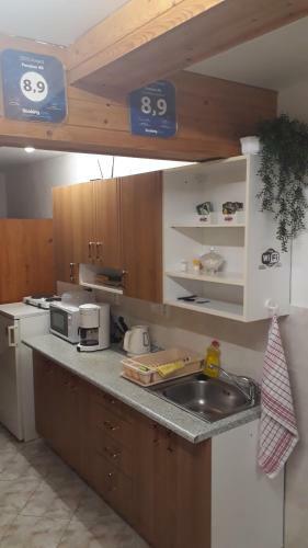 Hostal Pension 48