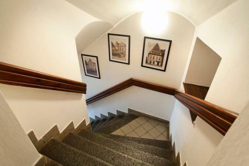 Hostal Penzion A Restaurace Modr� R??e T�bor