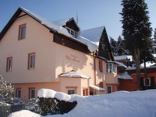 Hostal Penzion Villa Marion