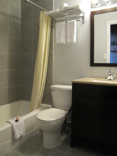 Budget Host Inn Saga Motel