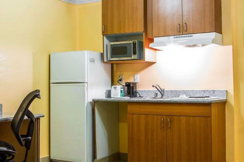 Hotel Rodeway Inn & Suites Hayward