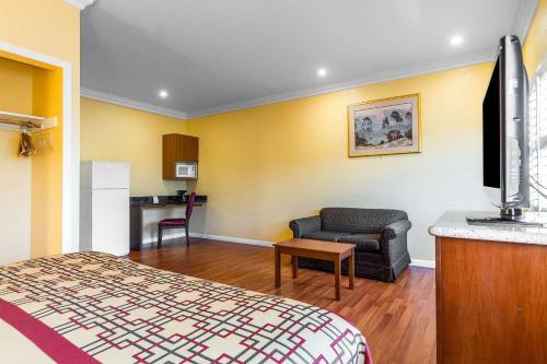 Hotel Rodeway Inn & Suites Hayward