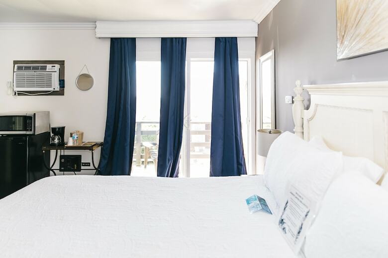 Hotel Seaside Laguna Inn & Suites