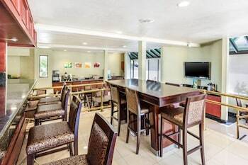 Hotel Quality Inn & Suites Irvine Spectrum