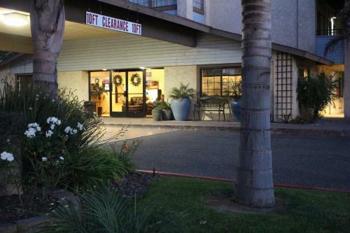 Hotel O'cairns Inn And Suites