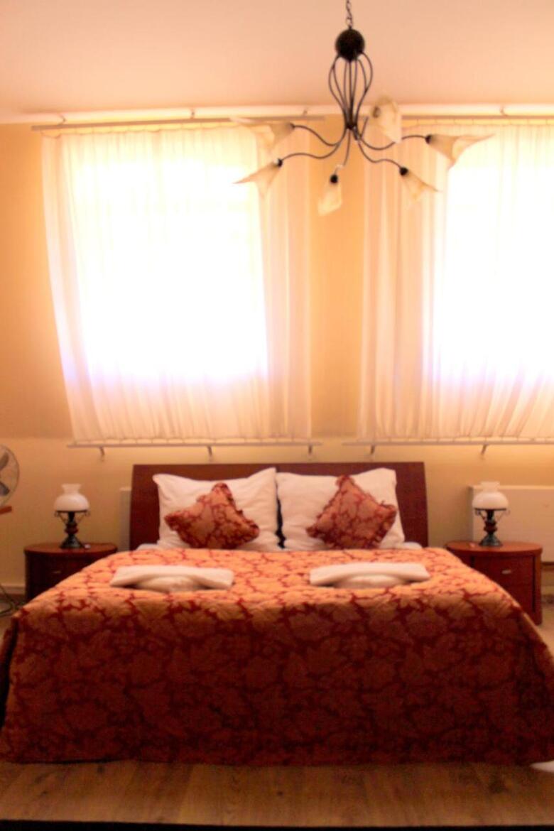 Hostal Enjoy Inn
