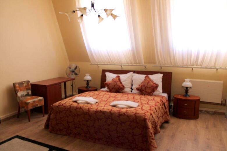 Hostal Enjoy Inn