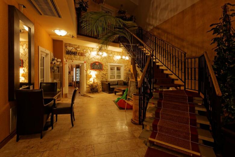 Hostal Enjoy Inn