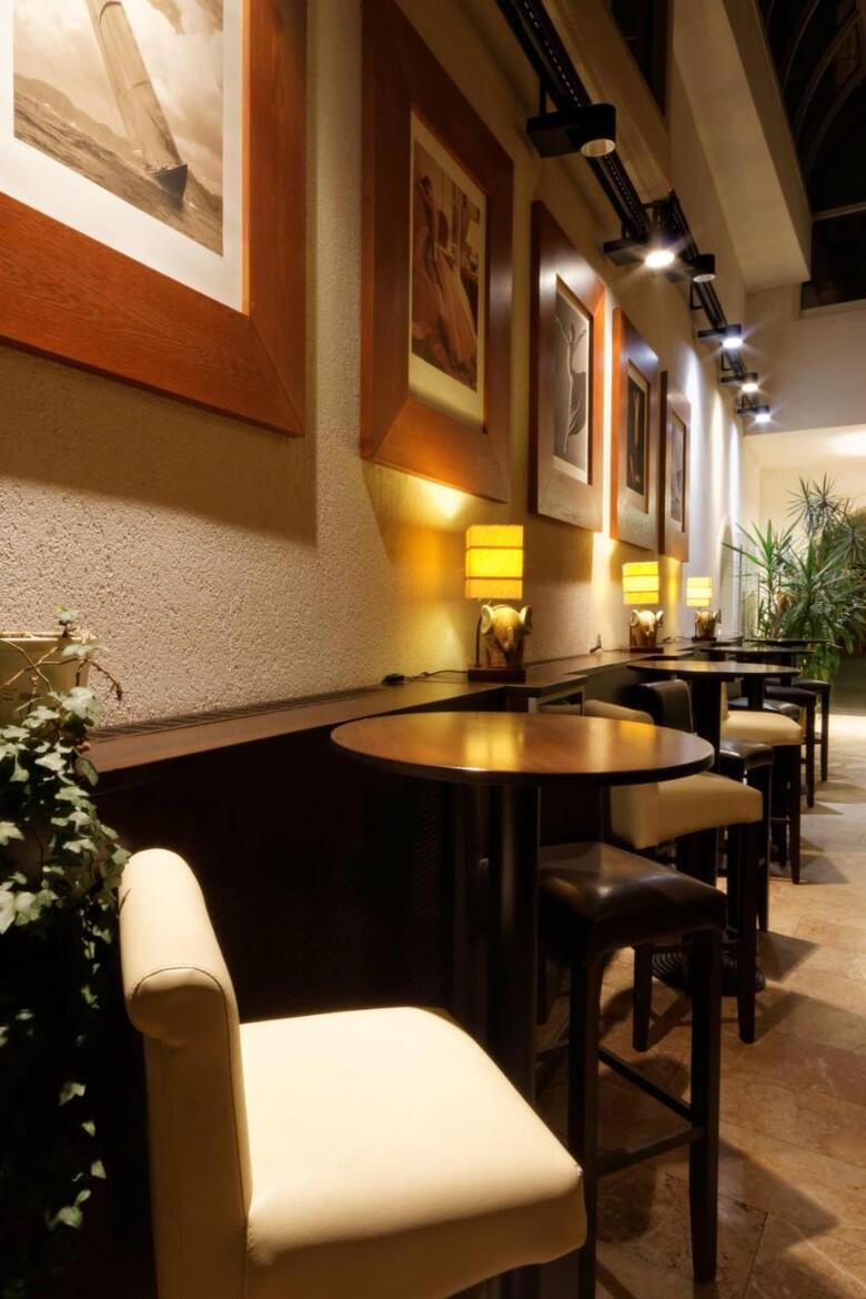 Hostal Enjoy Inn