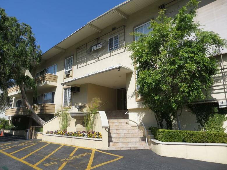 Magic Castle Hotel