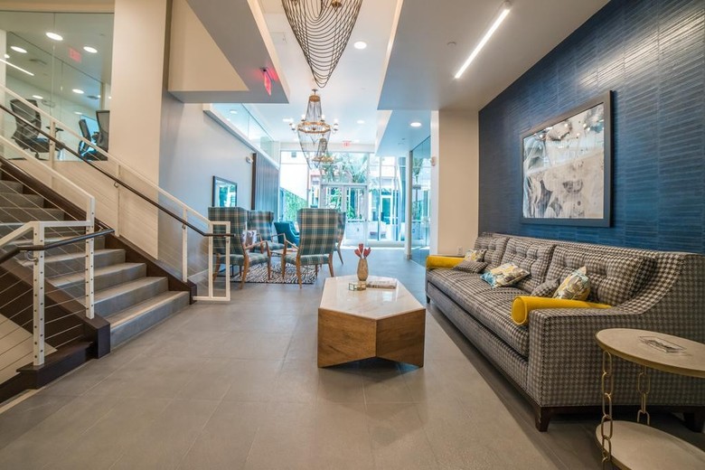 Wilshire Center Apartment