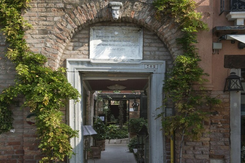 Hotel La Calcina Suites