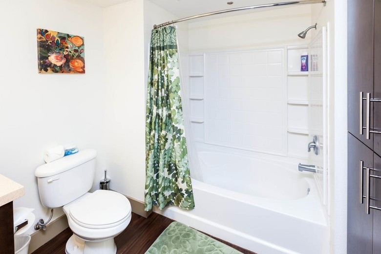 Heaven On Hollywood Furnished Apartments