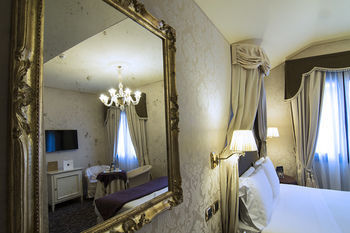 Hotel UNA Venezia