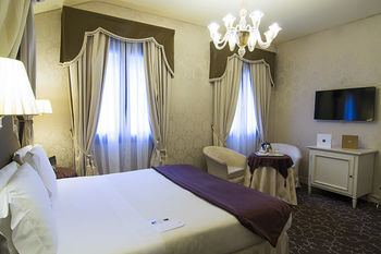 Hotel UNA Venezia