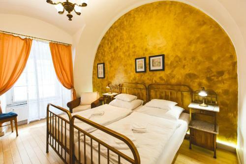 Hotel U Zlateho Jelena