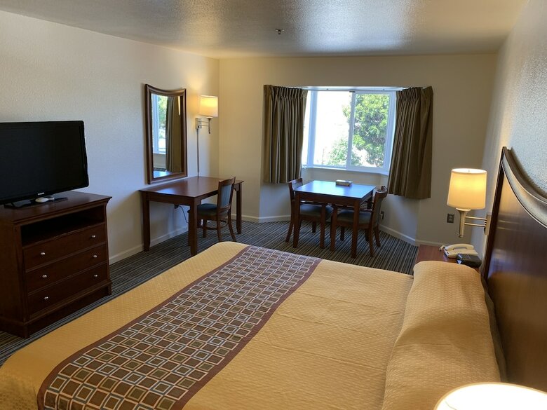 Motel Airport Inn