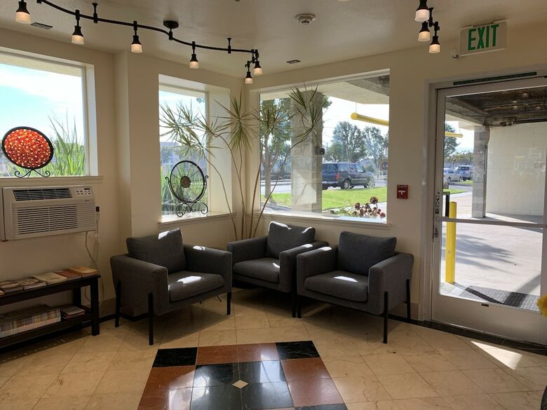 Motel Airport Inn