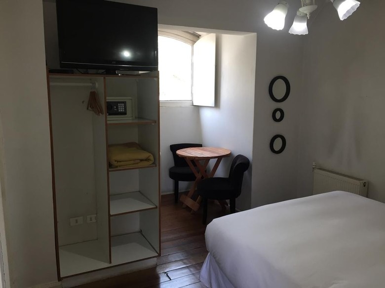 We Hotel