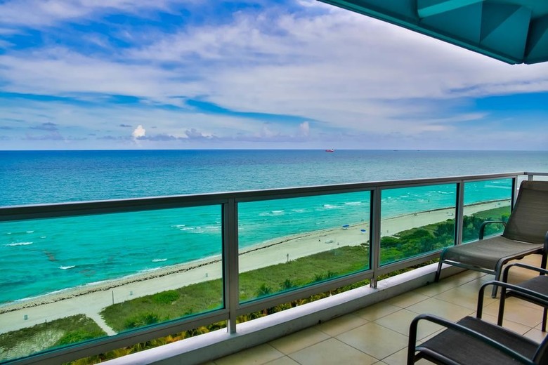 Apartamento Oceanfront Contemporary Suites