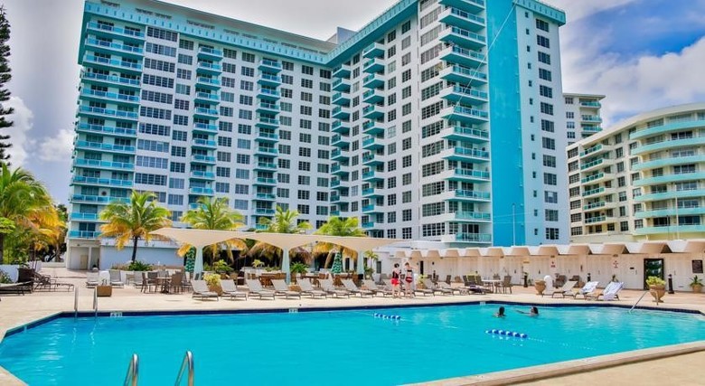 Apartamento Oceanfront Contemporary Suites