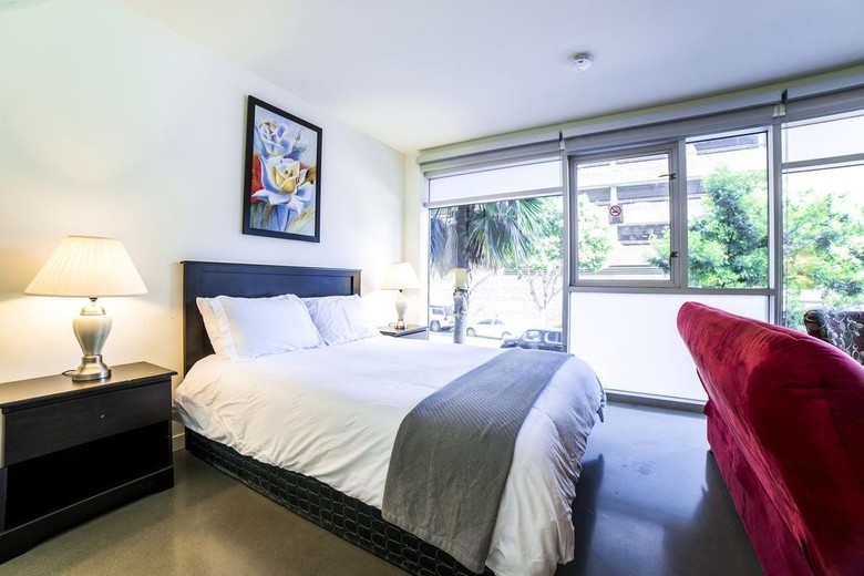 Wilshire Getaway Apartment