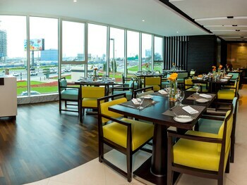 Flora Creek Deluxe Hotel Apartments