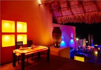 Tentaciones Hotel & Lounge Pool