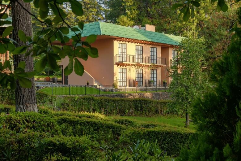 Hotel Zirahuen Forest And Resort