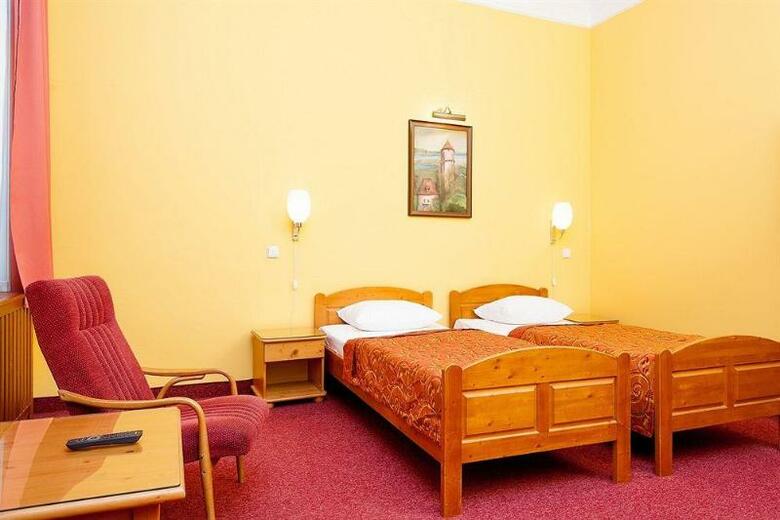 Hotel Cloister Inn