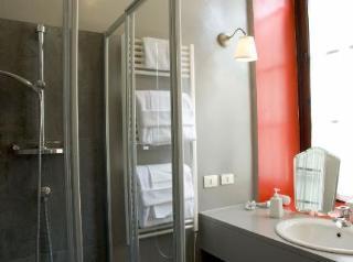 Bed & Breakfast N4u Guest House