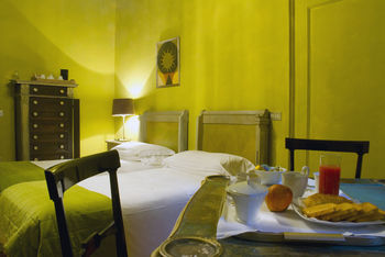 Bed & Breakfast N4u Guest House