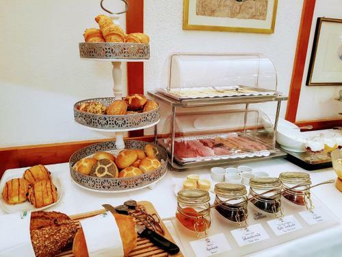 Hostal Hotel Garni Reulein
