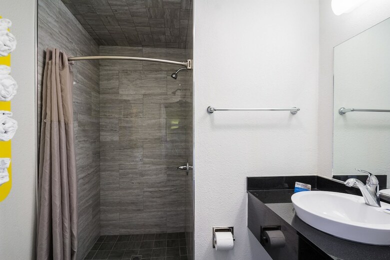 Motel 6 - Downtown Monterey