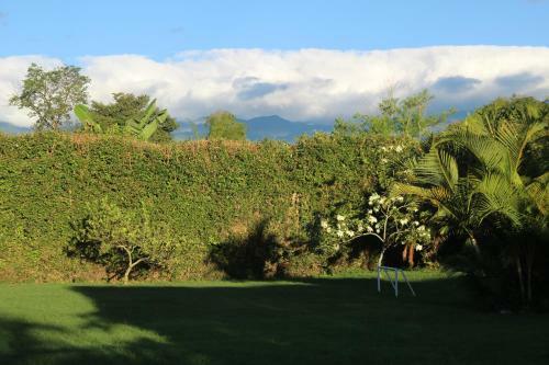 Hostal Villa Flor Blanca