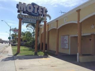Colonial Pool & Spa Motel