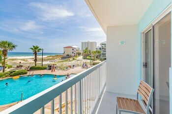 Hotel Holiday Inn Express Orange Beach - On The Beach