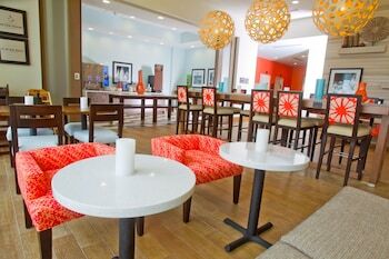 Hotel Holiday Inn Express Orange Beach - On The Beach