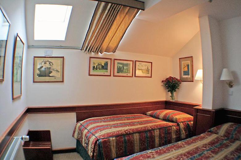 Hotel 16