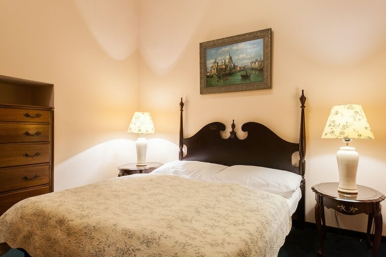Bohemia Plaza Hotel